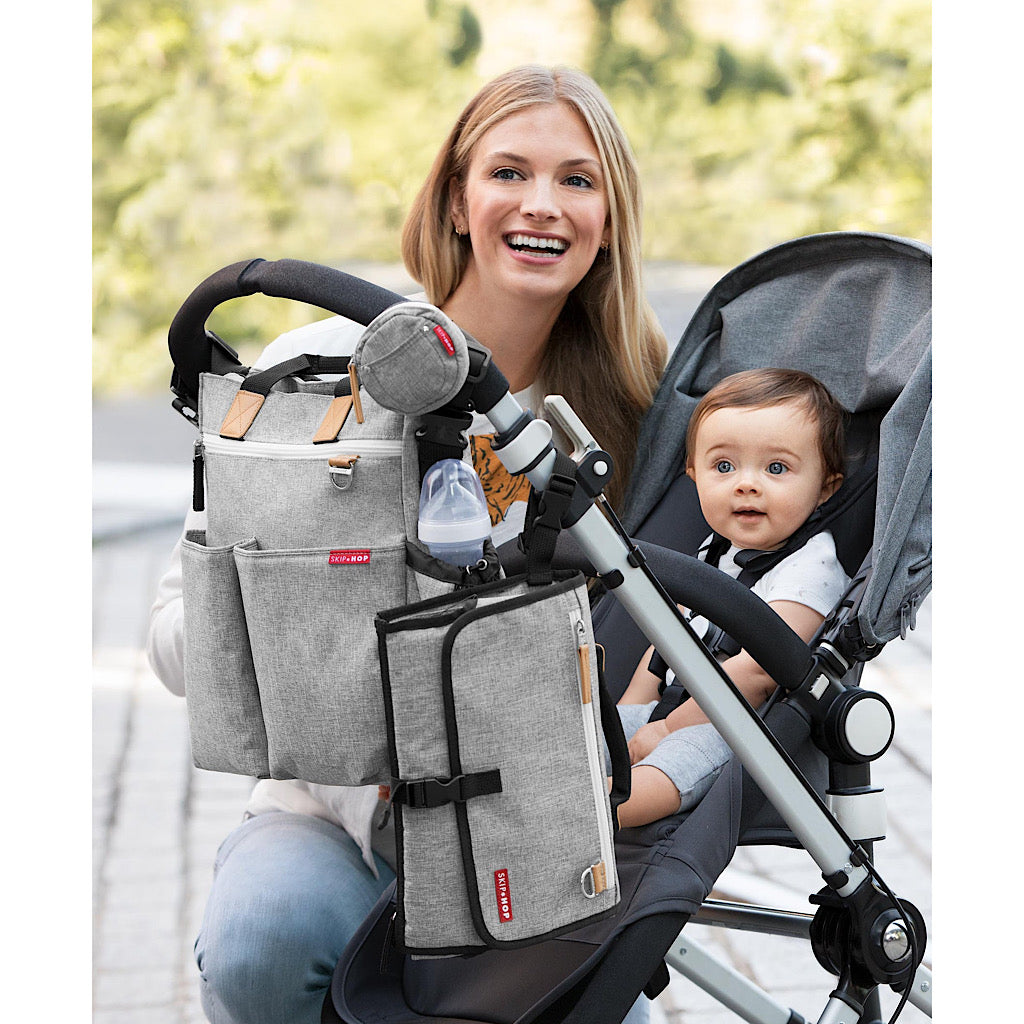 Mochila pañalera Skip Hop duo color gris - JORHELITOS - JORHELITOS
