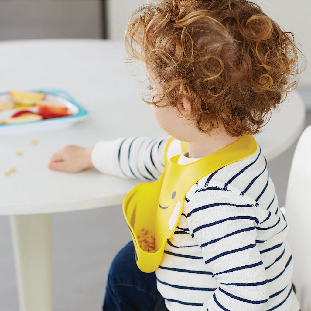 Babero Skip Hop de silicon abeja - JORHELITOS - JORHELITOS